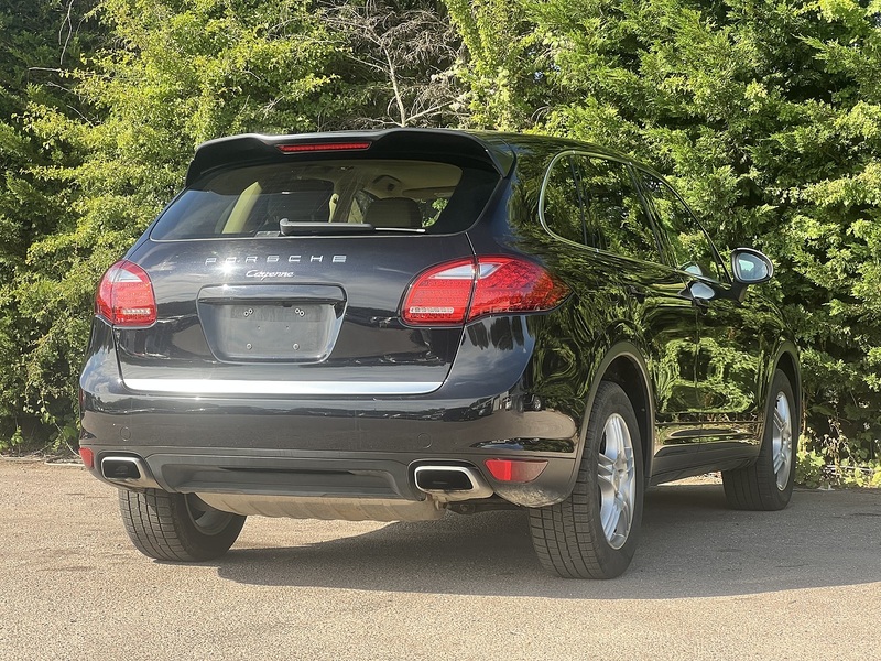 Porsche Cayenne Platinum Edition - U12327