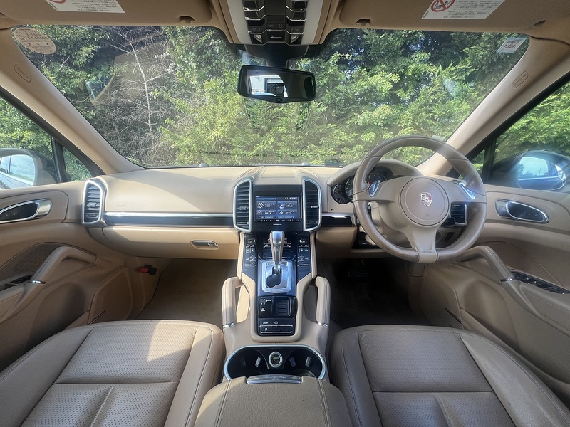 Porsche Cayenne Platinum Edition - U12327