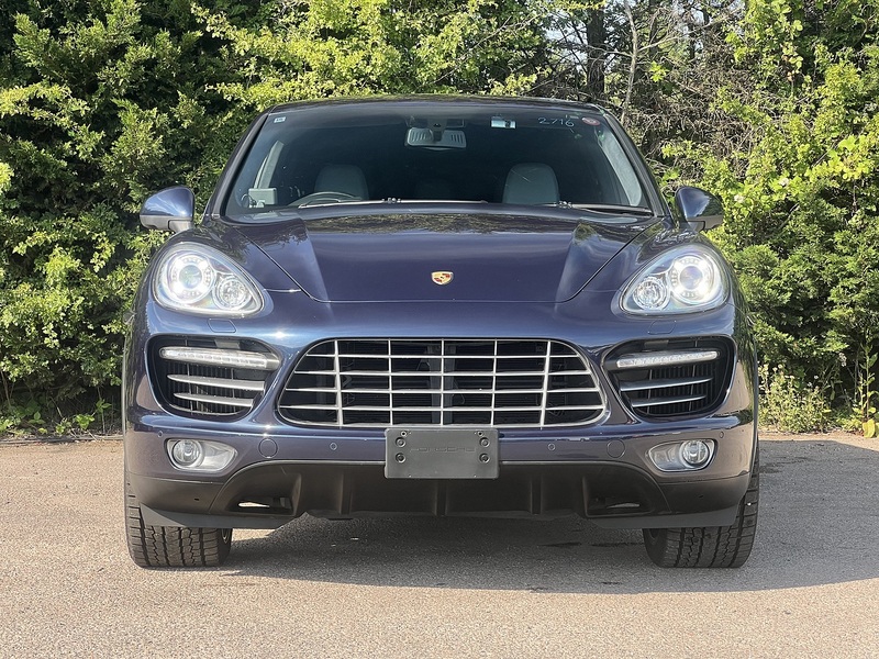 Porsche Cayenne Turbo - U12329