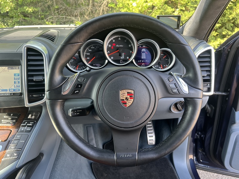 Porsche Cayenne Turbo - U12329