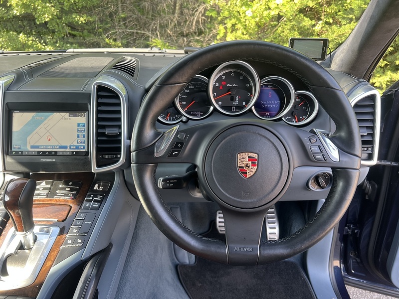 Porsche Cayenne Turbo - U12329