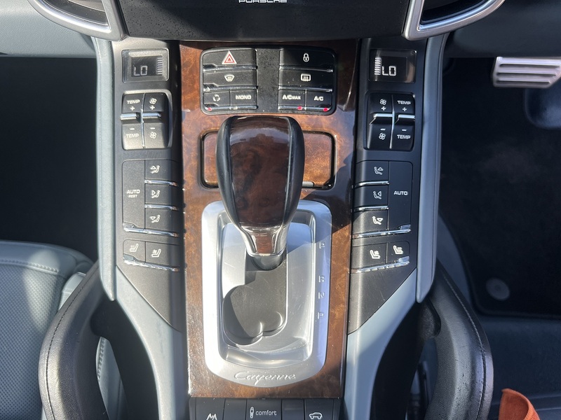 Porsche Cayenne Turbo - U12329