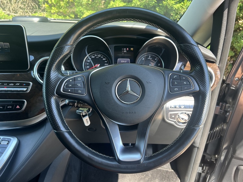 Mercedes-Benz V-Class V220 D Avantgarde Long - U12336
