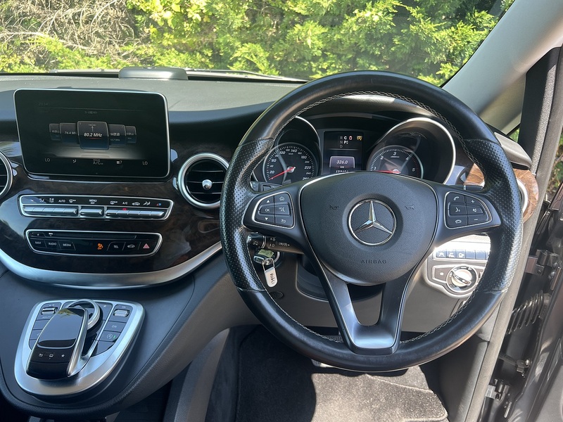 Mercedes-Benz V-Class V220 D Avantgarde Long - U12336