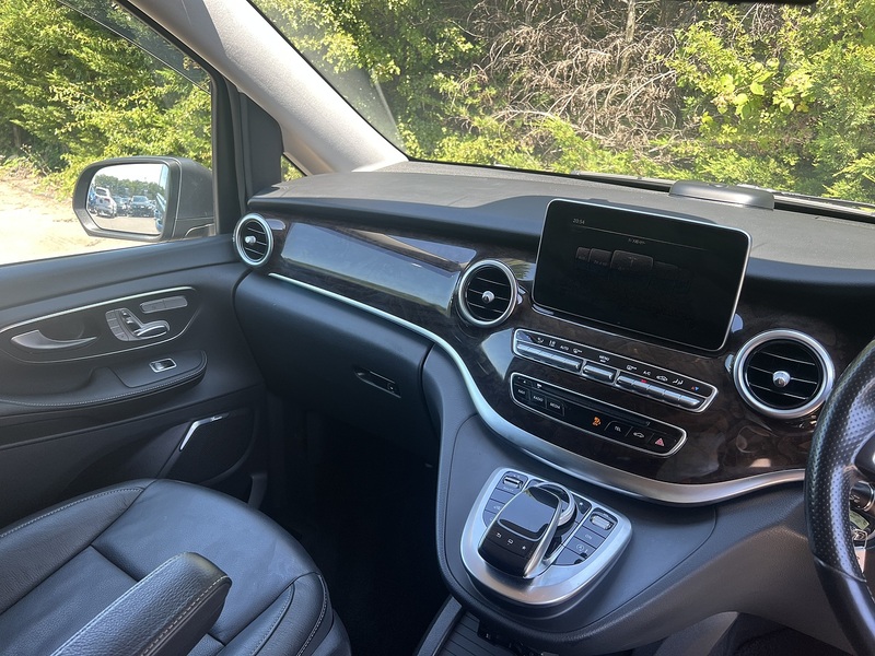 Mercedes-Benz V-Class V220 D Avantgarde Long - U12336