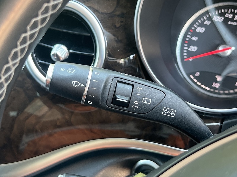 Mercedes-Benz V-Class V220 D Avantgarde Long - U12336