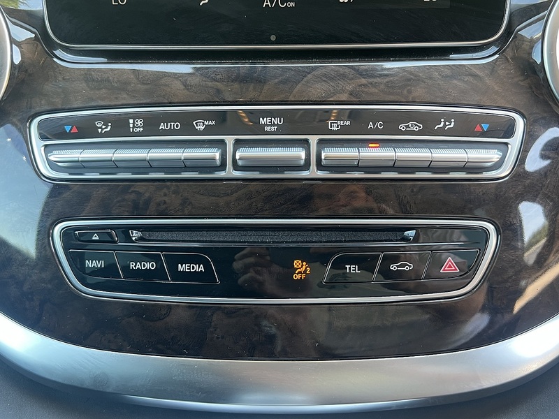 Mercedes-Benz V-Class V220 D Avantgarde Long - U12336