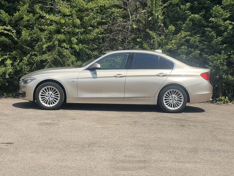 BMW 3 Series 320D Luxury - U12361