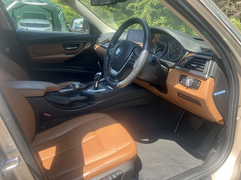 BMW 3 Series 320D Luxury - U12361