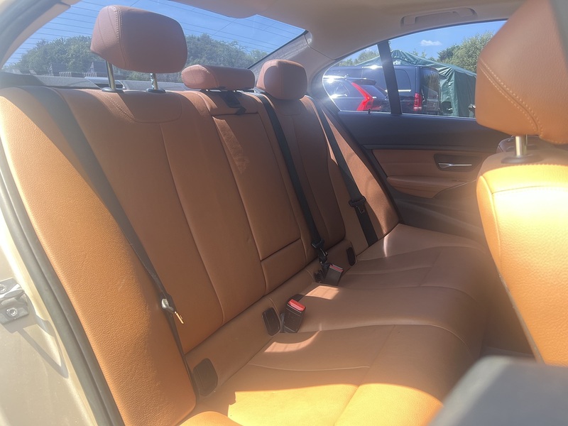 BMW 3 Series 320D Luxury - U12361