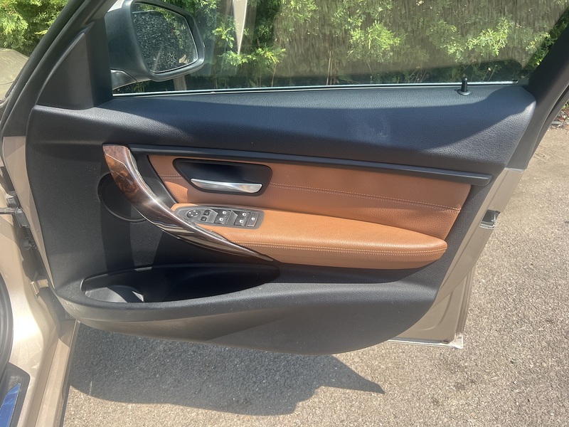BMW 3 Series 320D Luxury - U12361