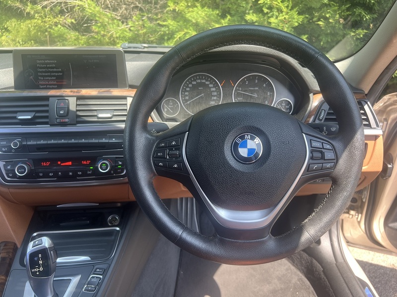 BMW 3 Series 320D Luxury - U12361