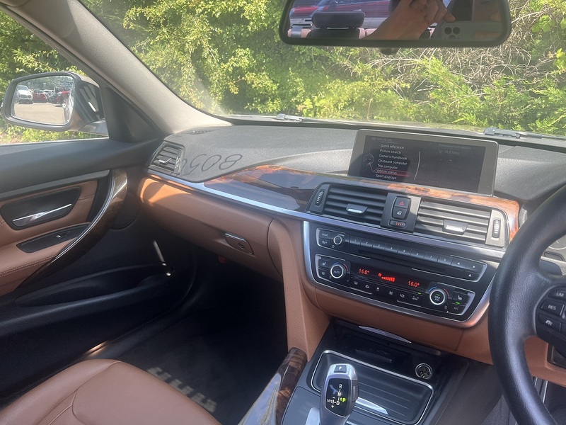 BMW 3 Series 320D Luxury - U12361