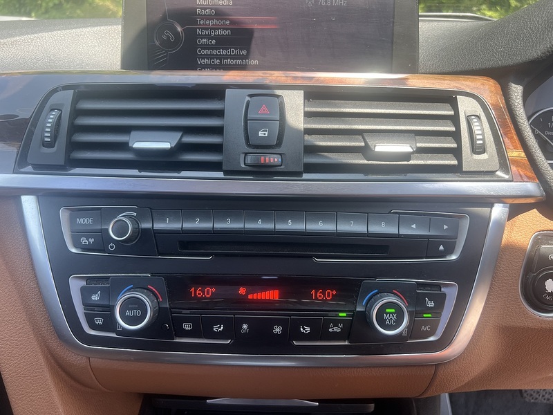 BMW 3 Series 320D Luxury - U12361