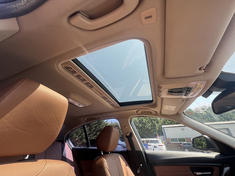 BMW 3 Series 320D Luxury - U12361