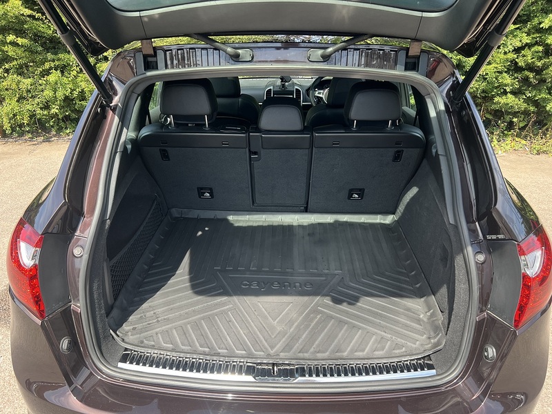 Porsche Cayenne V6 - U12364
