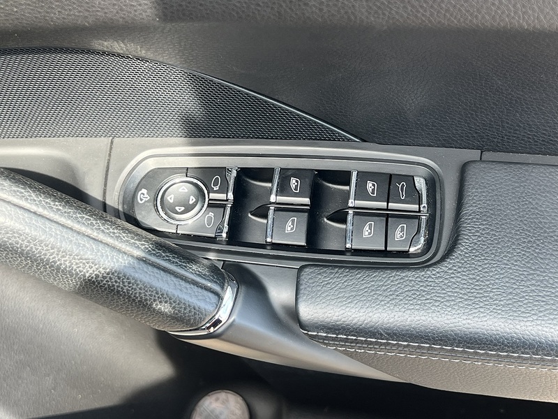 Porsche Cayenne V6 - U12364