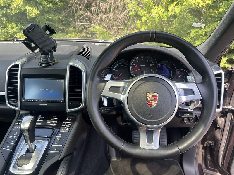 Porsche Cayenne V6 - U12364