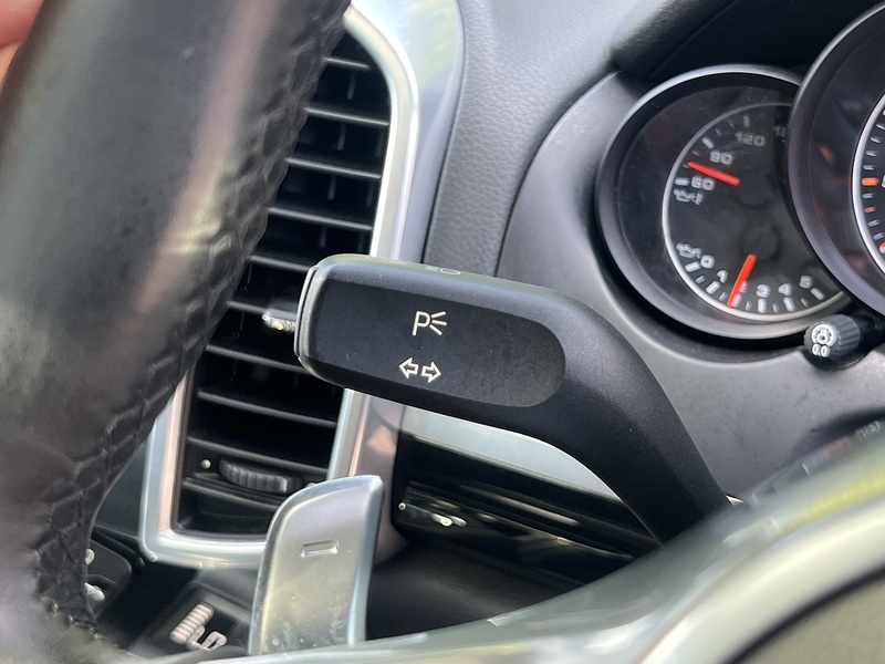 Porsche Cayenne V6 - U12364