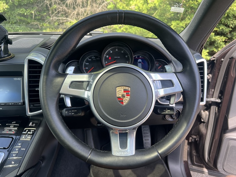 Porsche Cayenne V6 - U12364