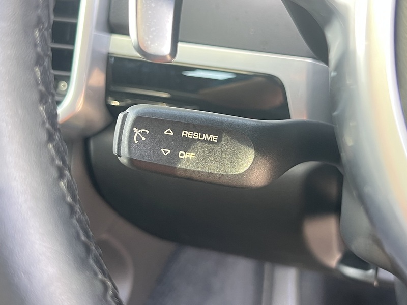 Porsche Cayenne V6 - U12364