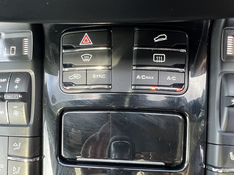Porsche Cayenne V6 - U12364