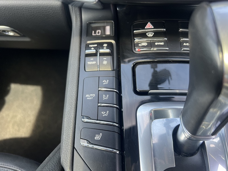Porsche Cayenne V6 - U12364