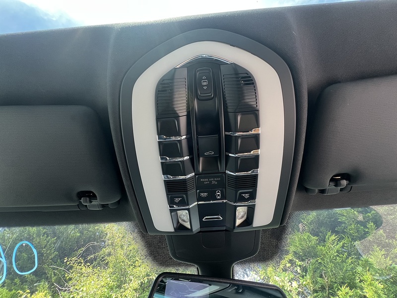 Porsche Cayenne V6 - U12364