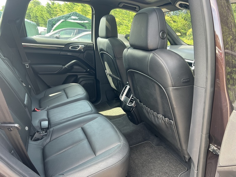 Porsche Cayenne V6 - U12364