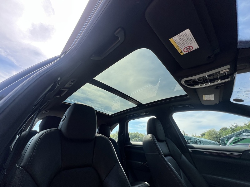 Porsche Cayenne V6 - U12364