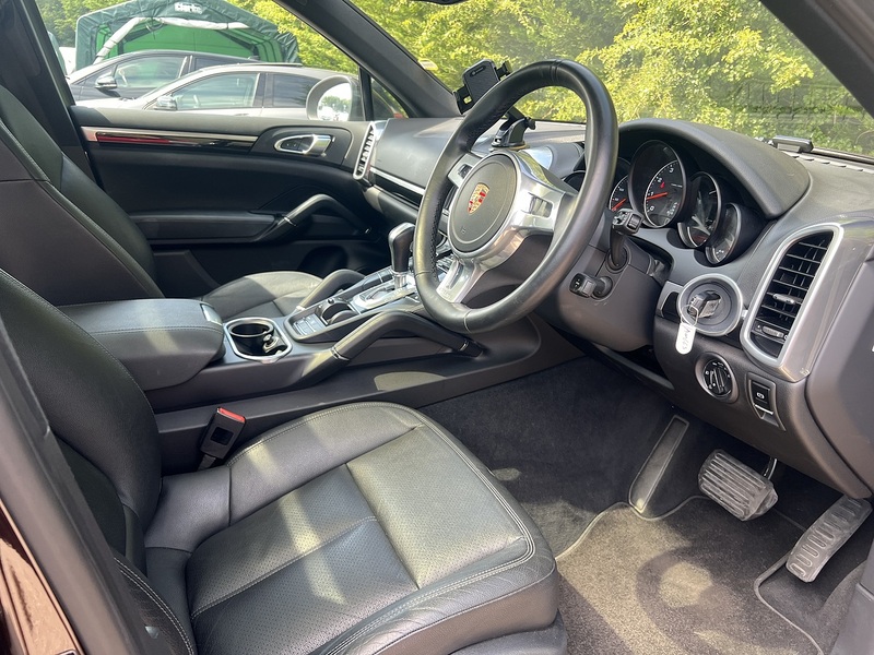 Porsche Cayenne V6 - U12364
