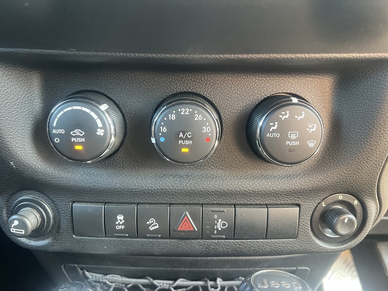 Jeep Wrangler Sport - U12365