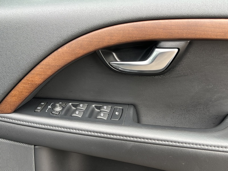 Volvo V70 T4 Se - U12366
