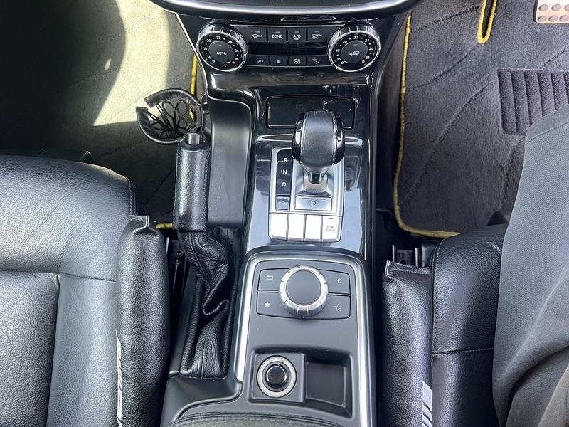 Mercedes-Benz G-Class G350 Bluetec - U12372
