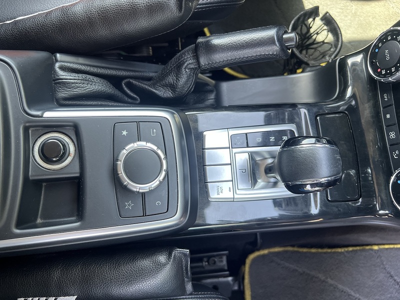 Mercedes-Benz G-Class G350 Bluetec - U12372