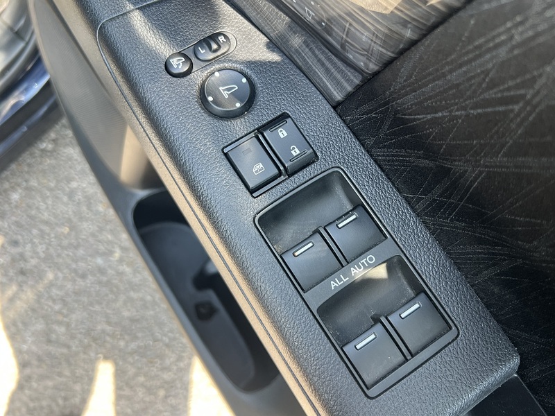Honda Odyssey Absolute EX - U12376