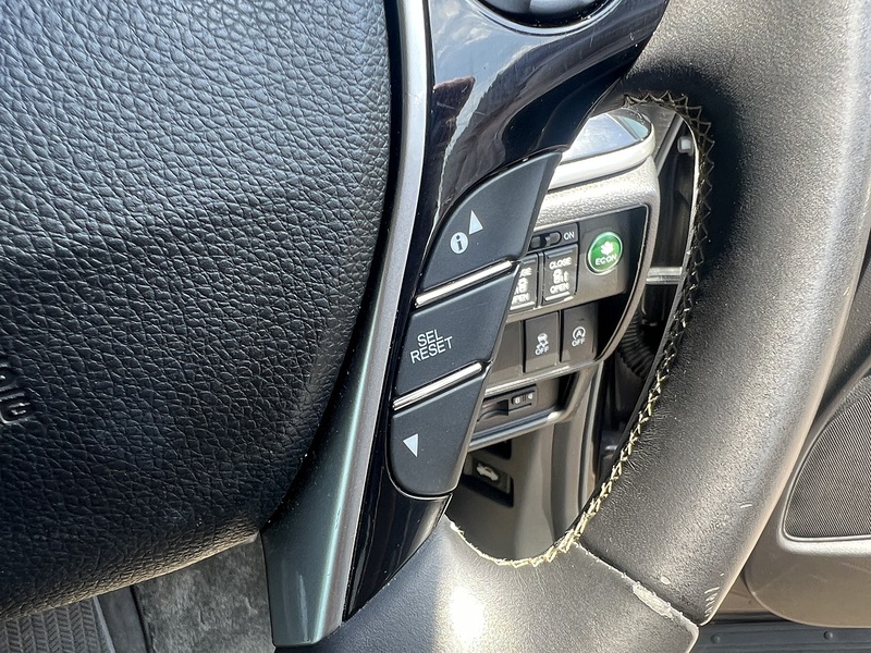 Honda Odyssey Absolute EX - U12376