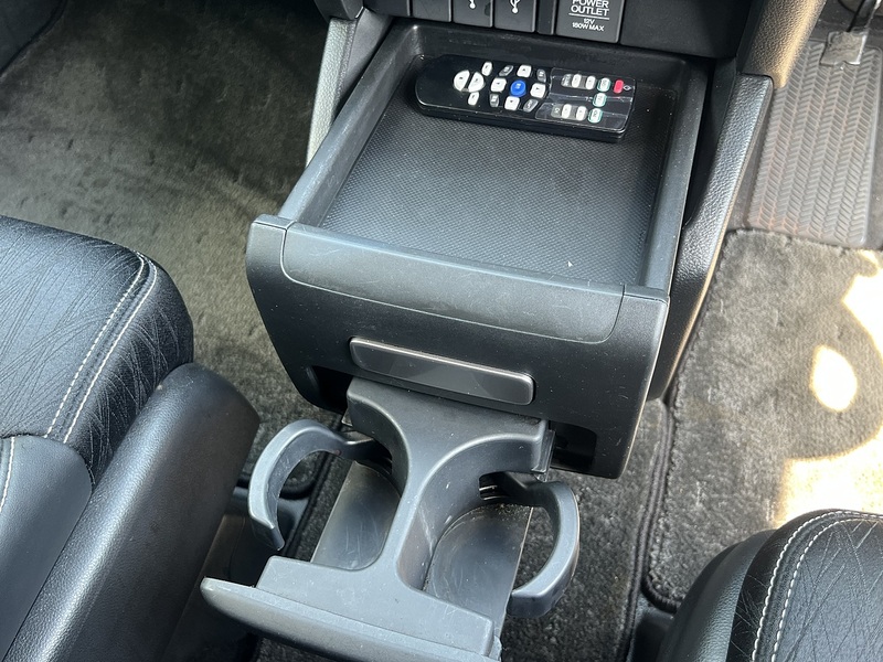 Honda Odyssey Absolute EX - U12376
