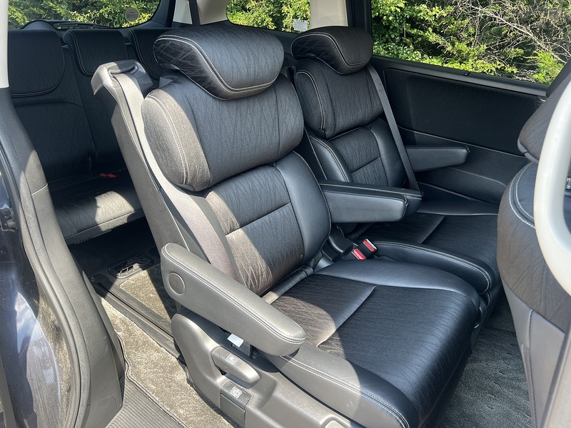 Honda Odyssey Absolute EX - U12376