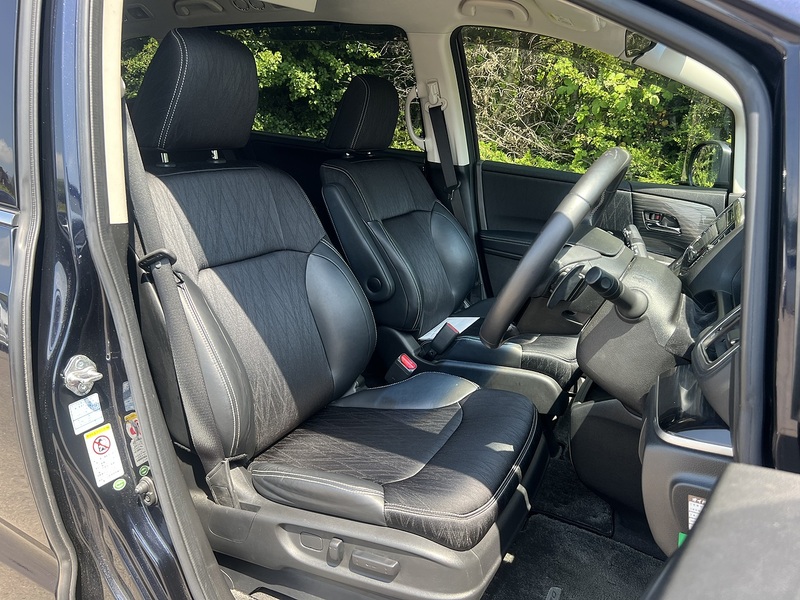 Honda Odyssey Absolute EX - U12376