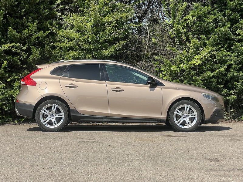Volvo V40 T5 Cross Country Lux Nav Awd - U12378