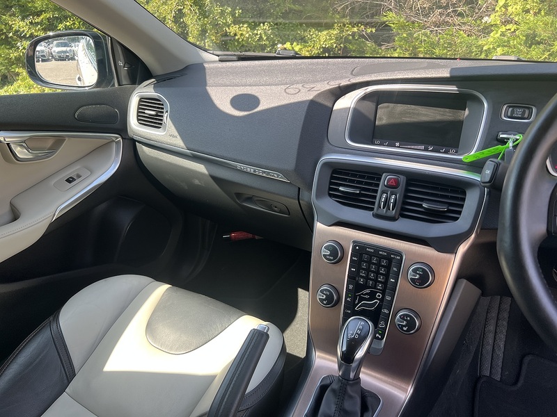 Volvo V40 T5 Cross Country Lux Nav Awd - U12378
