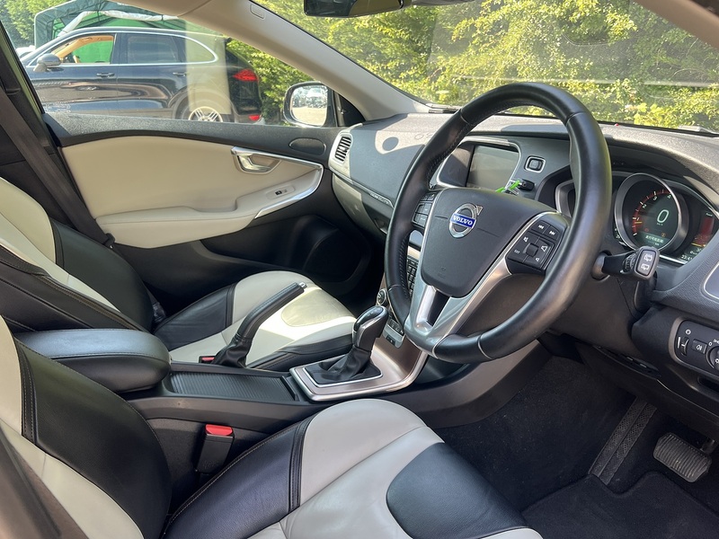 Volvo V40 T5 Cross Country Lux Nav Awd - U12378