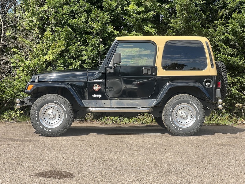 Jeep Wrangler Sahara - U12380