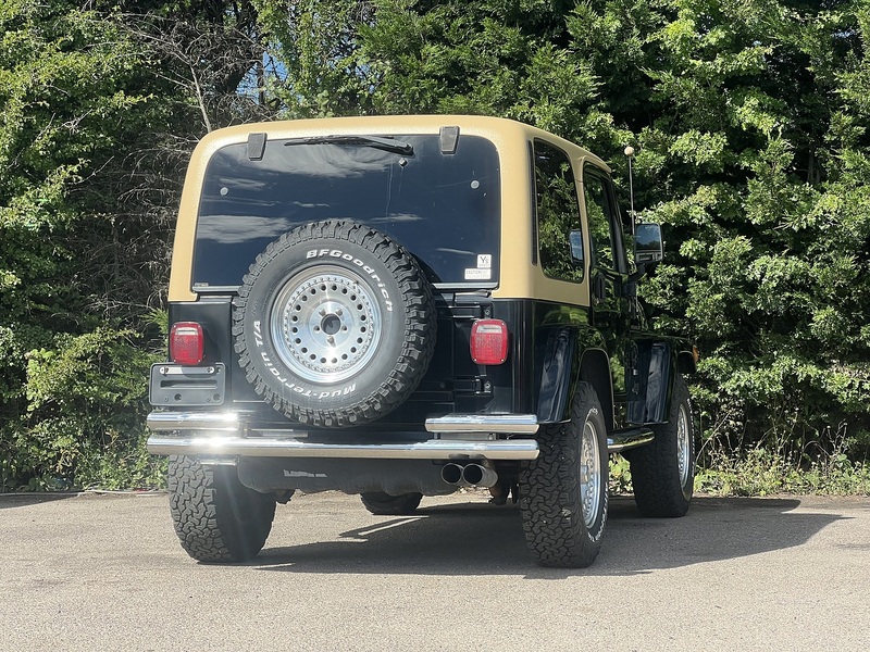 Jeep Wrangler Sahara - U12380