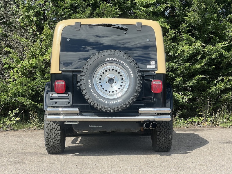 Jeep Wrangler Sahara - U12380