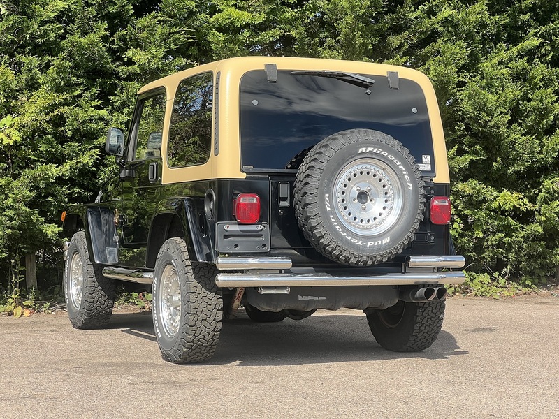 Jeep Wrangler Sahara - U12380