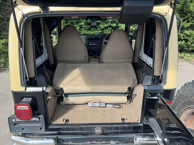 Jeep Wrangler Sahara - U12380