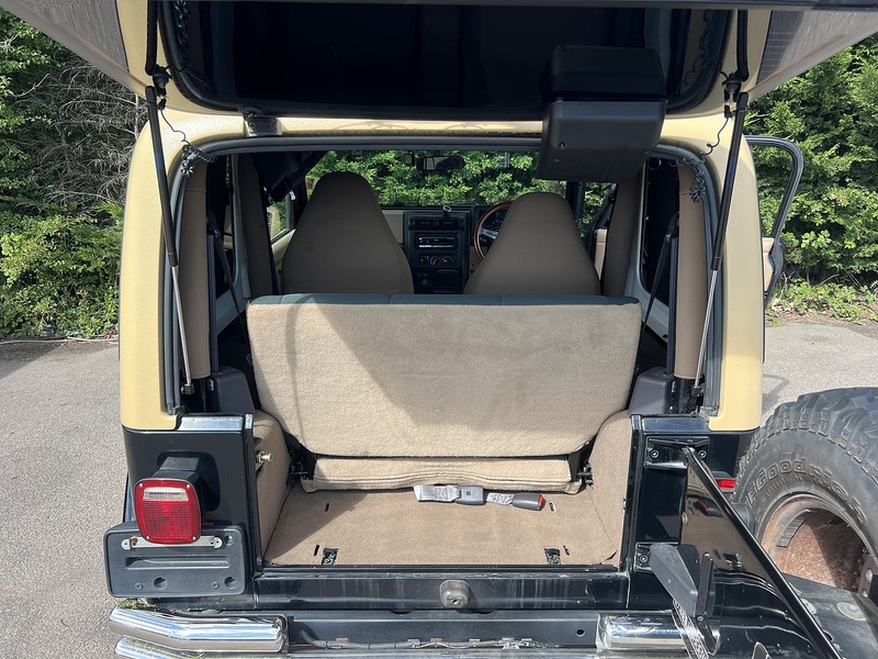 Jeep Wrangler Sahara - U12380