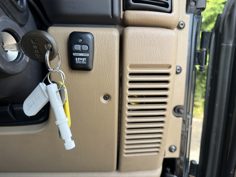 Jeep Wrangler Sahara - U12380